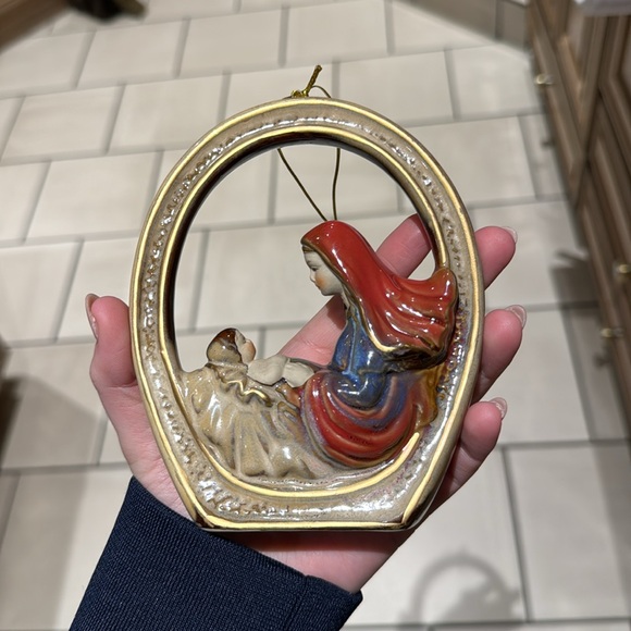 Nativity Scene Ornaments - 3 pieces - Picture 8 of 13